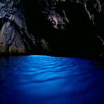 Baia del Buon Dormire e Grotta Azzurra - Grotta Azzurra electric blue water - BBOfItaly.it