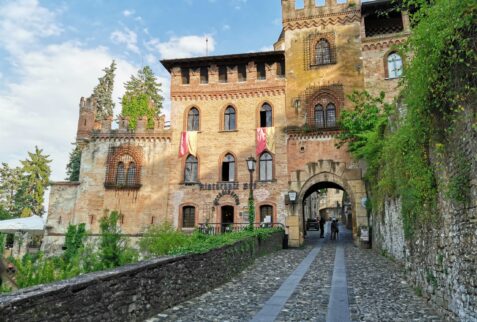 Castell'Arquato - Old city walls - BBOfItaly