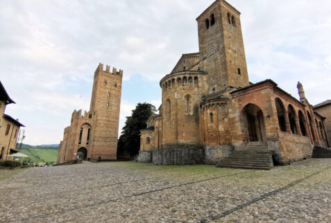 Castell'Arquato - Piazza Monumentale with Rocca Viscontea and Collegiata - BBOfItaly