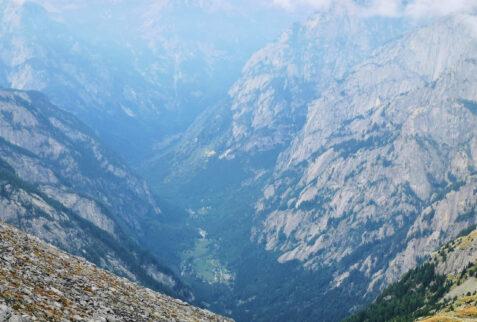 From Bivacco Kima to Val di Mello - Val di Mello seen along the path that starts from Bivacco Kima - BBOfItaly