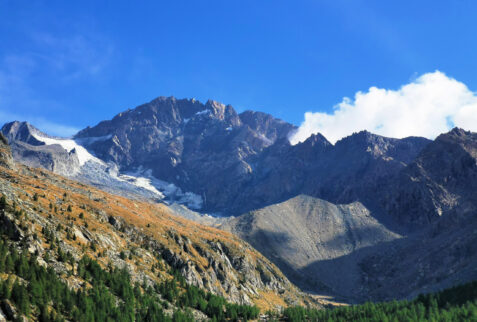 From Preda Rossa to Val Masino - Preda Rossa valley is dominated by Monte Disgrazia and its glaciers - BBofItaly