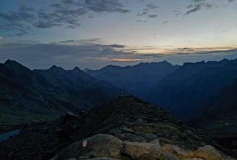 From Rifugio Ponti to Bivacco Kima - an incredible landscape at nightfall with a splendid wedge of moon seen from Bivacco Kima - BBOfItaly