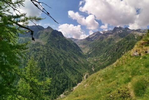 Rifugio Abate Carestia - View of the end of Val Vogna - BBOfItaly.it