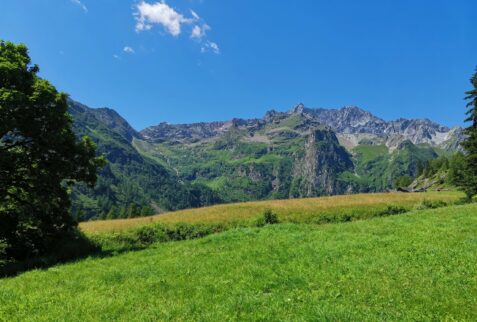 Viewpoint of Otro - Mountains surrounding Otro valley - BBOfItaly