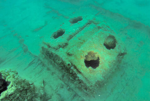 A skylight on the deck of the submarine fighter