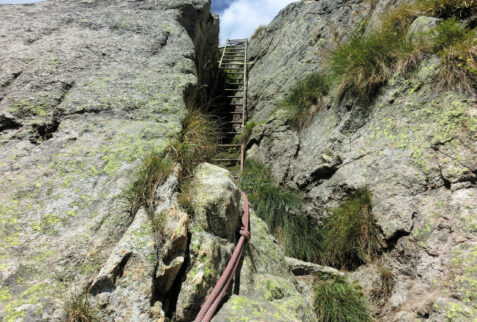 Rifugio Gabriele Boccalatte - The ladder that helps to overcome the first rocky face