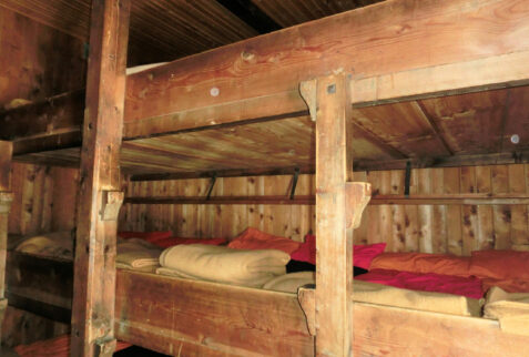 Rifugio Gabriele Boccalatte - Here the very little and old bed room of the shelter only for real mountaineers