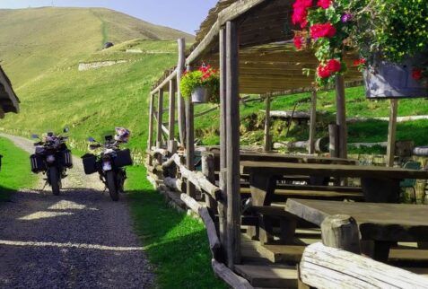 motorbikes-on-the-road-BBofitaly