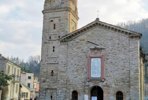 The tiny and old church in the lower square of Fortunago