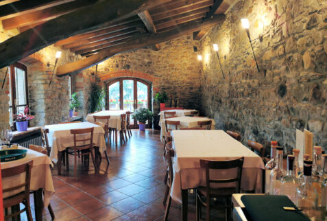 Officina dei Sapori - Varzi - The inside part of the restaurant but there is also a tiny and beautiful court yard
