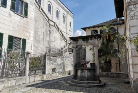 Isola di San Giulio - the square in front of Abbazia Mater Ecclesiae