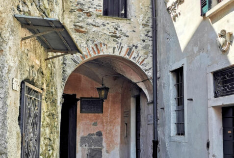 Isola di San Giulio - glimpses