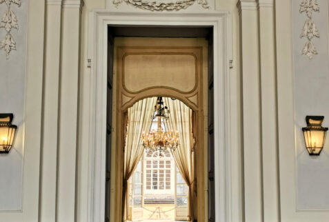 Castello Ducale di Agliè – door to go inside the Castle halls