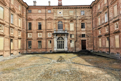 Castello Ducale di Agliè – castle courtyard. Under its floor a rainwater cistern is present