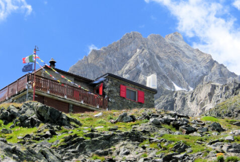 Rifugio Del Grande Camerini – finally at the end of the path the shelter gives the possibility of some rest in a fantastic environment