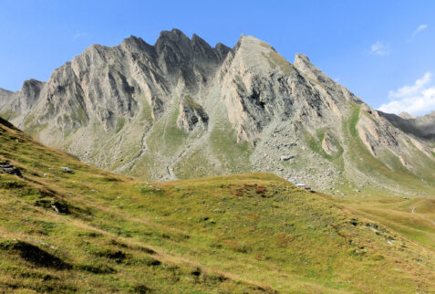 Rifugio Frassati – the gorgeous mountain on the back of the shelter