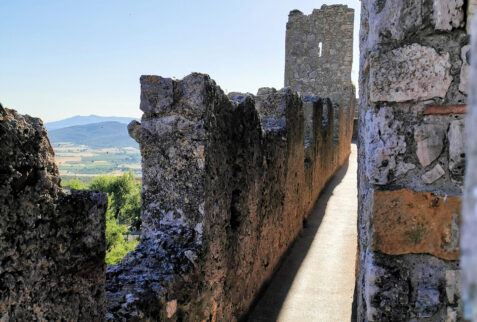 Capalbio – walking on medieval walls