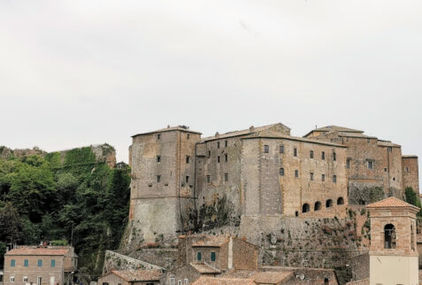 Sorano – Fortezza Orsini seen by Masso Leopoldino