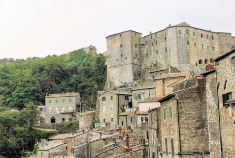 Sorano – glimpse on Sorano village and its Fortezza Orsini