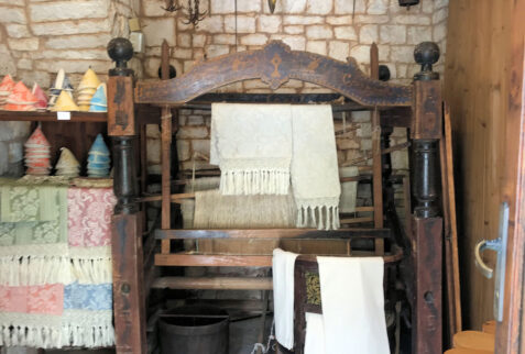 Alberobello – old loom inside a Trullo