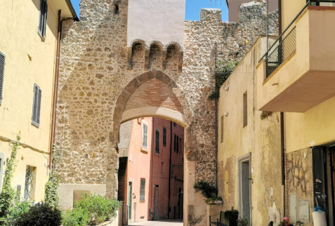 Porto Ercole – Porta Senese the door to get into the hamlet