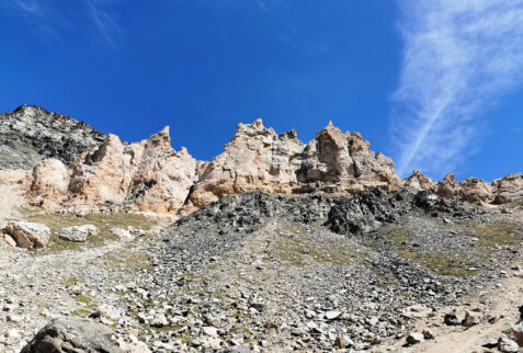 Colle di Belleface – limestone peaks close to the pass