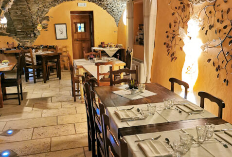 Il Noce e la Strega - dining room