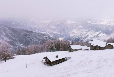 Valle d’Aosta by snowshoes – shelters used in summer by shepherds