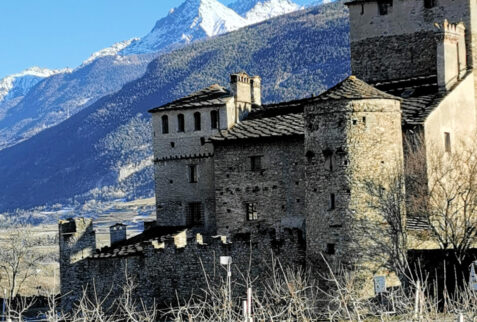 Castello di Sarriod de La Tour – A view of the castle from the opposite side of the cliff