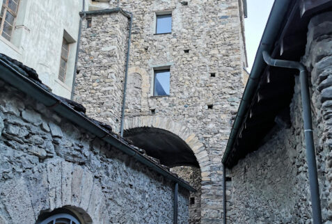 Castello di Sarriod de La Tour – inside the castle walls