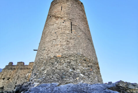 Chatel Argent Valle d’Aosta – the big tower built on rocks