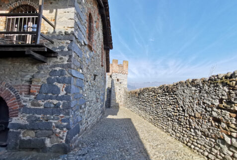 Ricetto di Candelo Piemonte – defensive walls and a tower