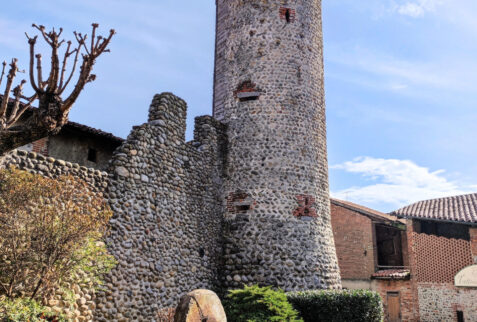 Ricetto di Candelo Piemonte – a tower with battlements