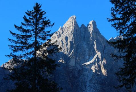 Rifugio Locatelli Dolomiti – early morning going up in Val Fiscalina