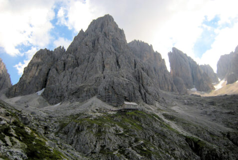 Rifugio Vicenza Valgardena – the bastion and the shelter under its vertical walls