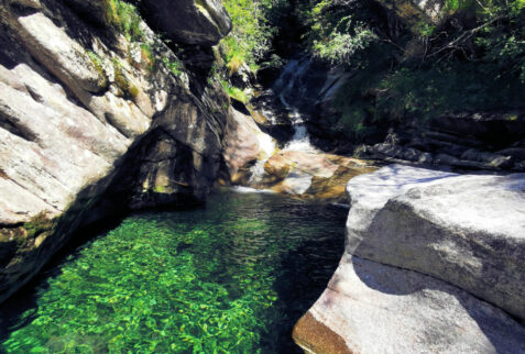 Val Pilotera – little bridge on the stream at the base of the first wall of the valley