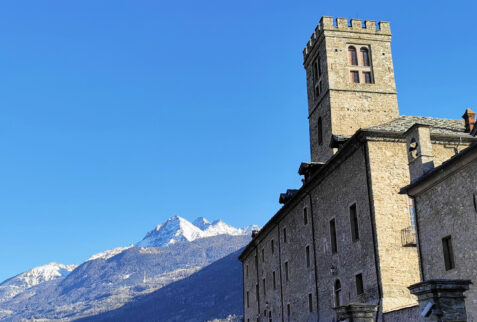 Castello di Sarre Valle d’Aosta – a view of the castle. Behind it the mountains Becca di Nona and Monte Emilius
