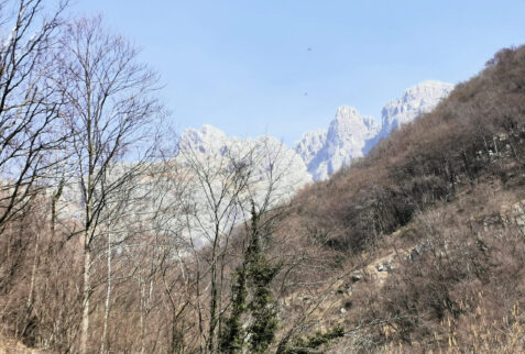 Erve Lombardia – in the first part of the path you can see some peaks of Resegone mountain