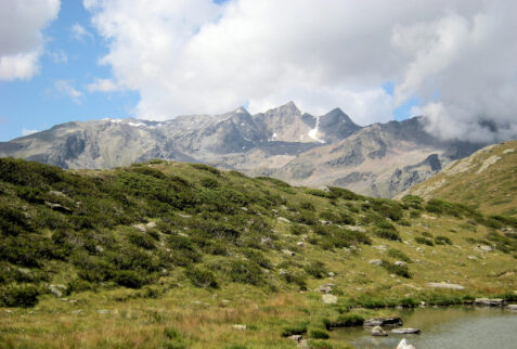 Lago Verde Val Martello – landscape from the path to Lago Verde