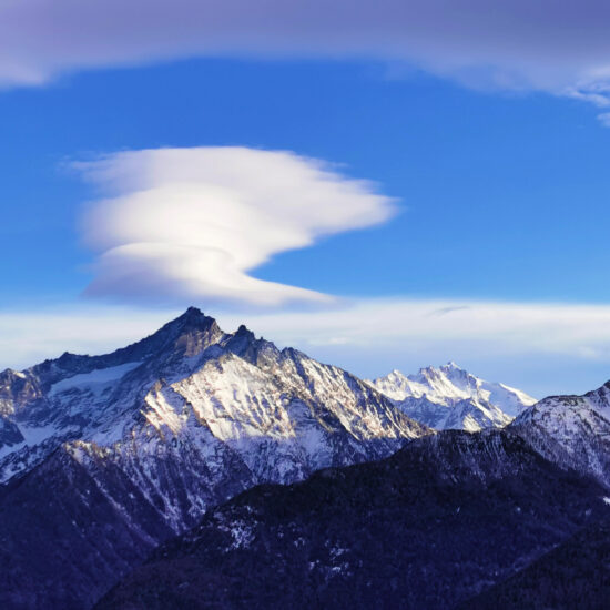 Lago di Joux Valle d’Aosta - Grivola and Gran Paradiso with a special cloud cap