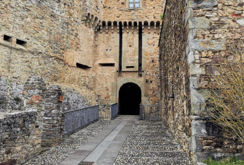 Fortezza di Bardi – fortress drawbridge, the only gate to the building