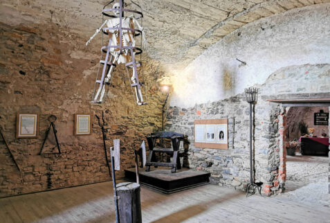 Fortezza di Bardi – torture room with some tools