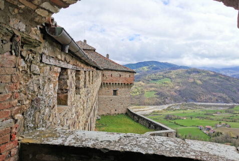 Fortezza di Bardi – landscape seen from patrol aisles