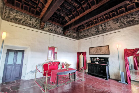 Fortezza di Bardi – another room with a magnificent ceiling in Sale dei Principi section of the fortress