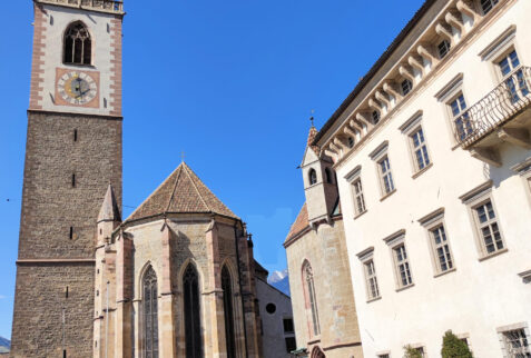 Merano Alto Adige – Cappella di Santa Barbara on the right side of Chiesa di San Nicolò