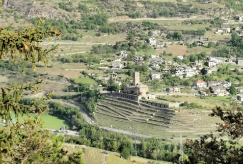 Turlin and Champailler – climbing along the path it is possible to observe the fantastic castle of Sarre village