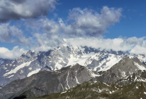 Punta Leysser – Monte Bianco covered by clouds