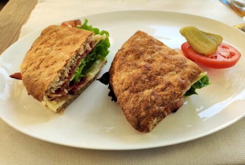 Merano - Pane con semi di finocchio, formaggio e Speck