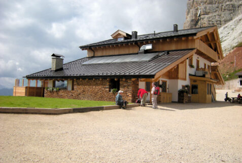 Rifugio Averau – the fantastic shelter