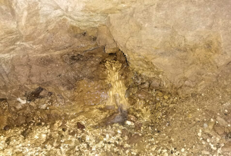 Marzoli mine - A pure water spring inside the mine - BBOfItaly